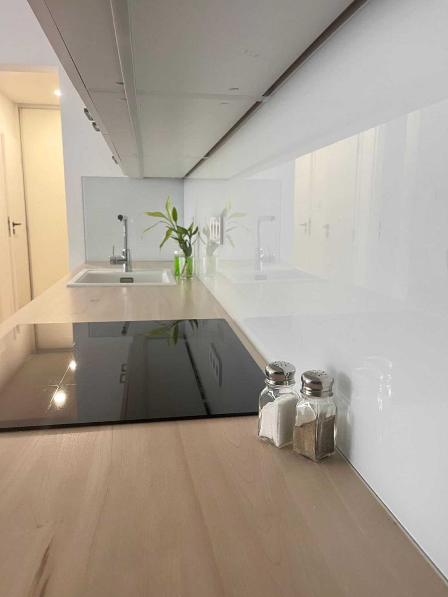 Elegant Escape Apartment III - Free Parking, Easy Access To City Center Братислава Екстер'єр фото