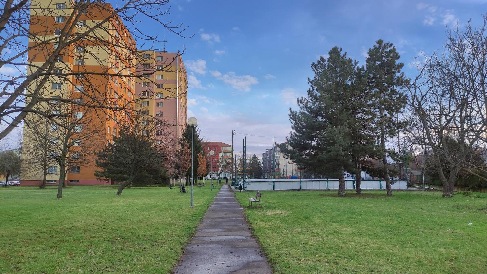 Elegant Escape Apartment III - Free Parking, Easy Access To City Center Братислава Екстер'єр фото